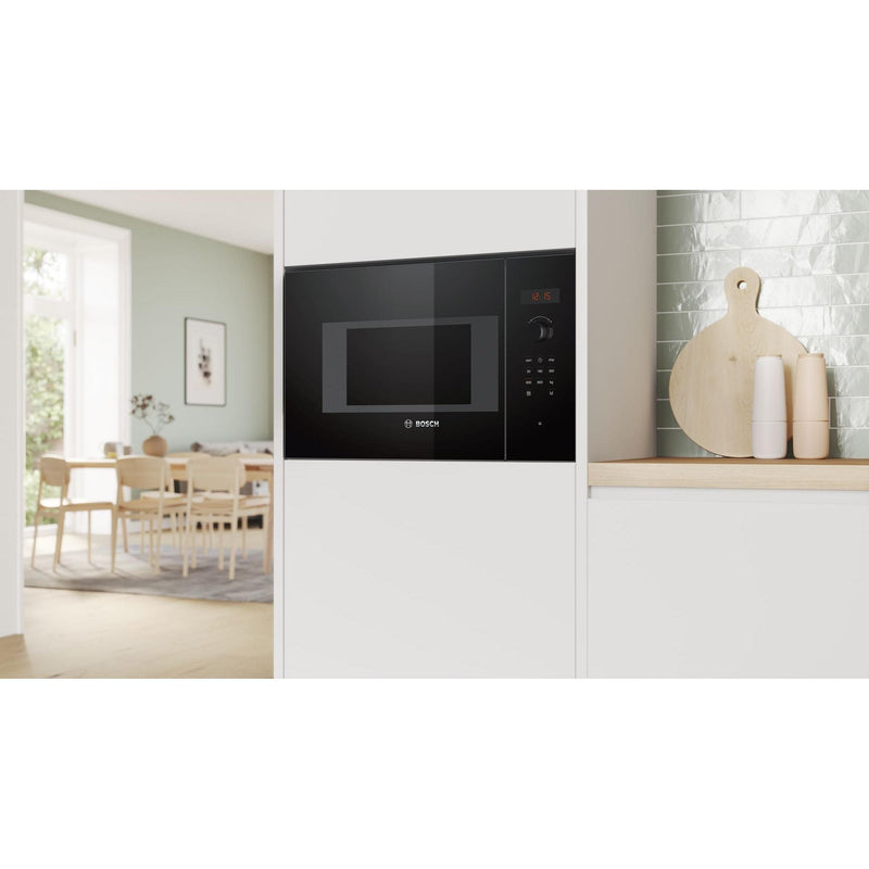 Bosch BFL523MB1F - Serie 4 - Inbouwmagnetron - 38x59 cm - 20 l - Zwart - Eenvoudig te reinigen met hydrolyse