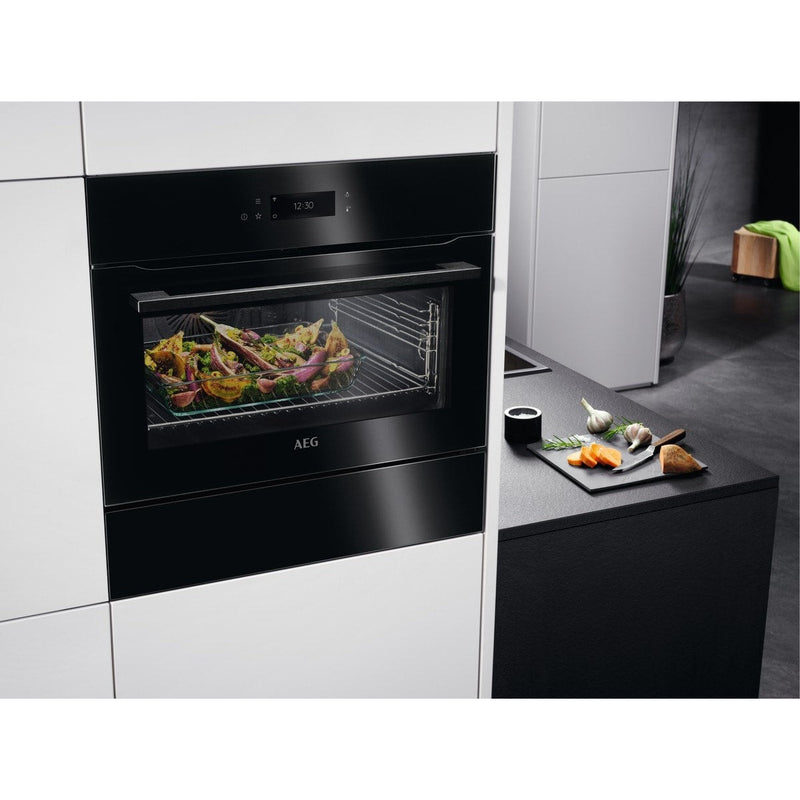 AEG KPK742280B - 8000 serie - AssistedCooking - Heteluchtoven met pyrolysereiniging - 45 cm - Zwart